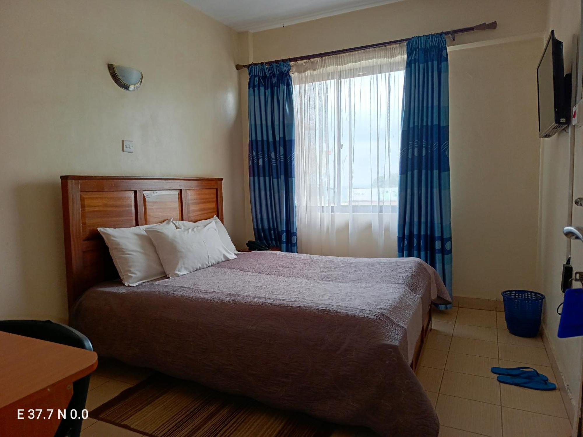 Meru Paramount Exterior foto